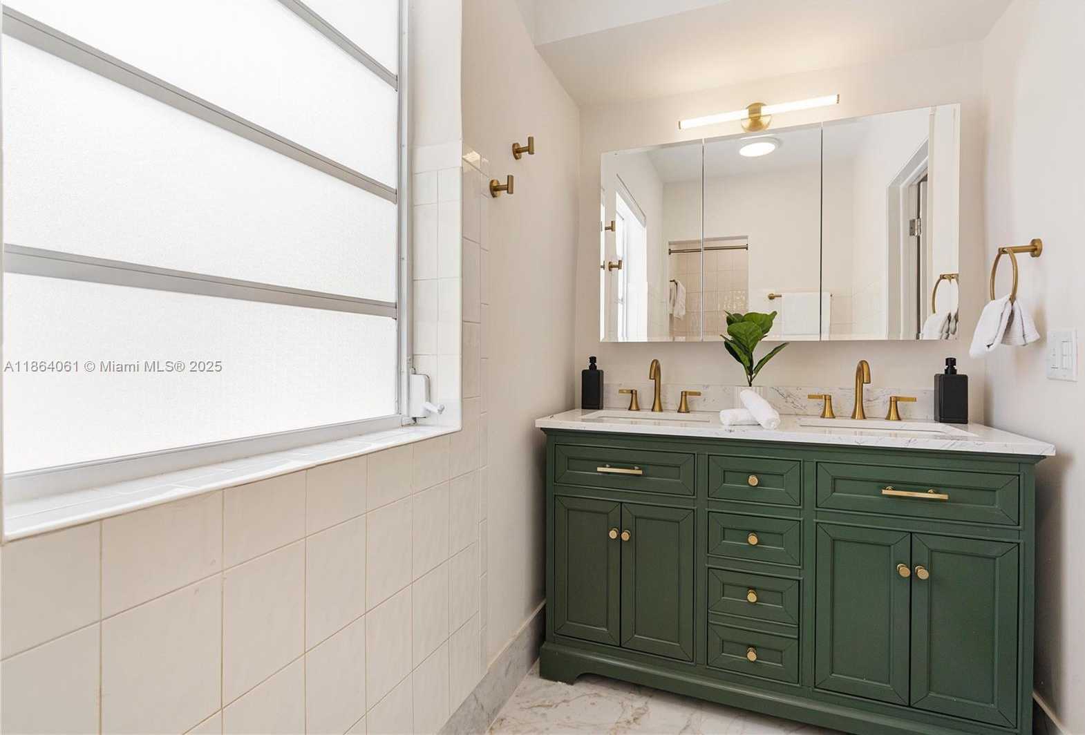 Small Image of 1033 WEST 47TH ST, Miami Beach Number 20