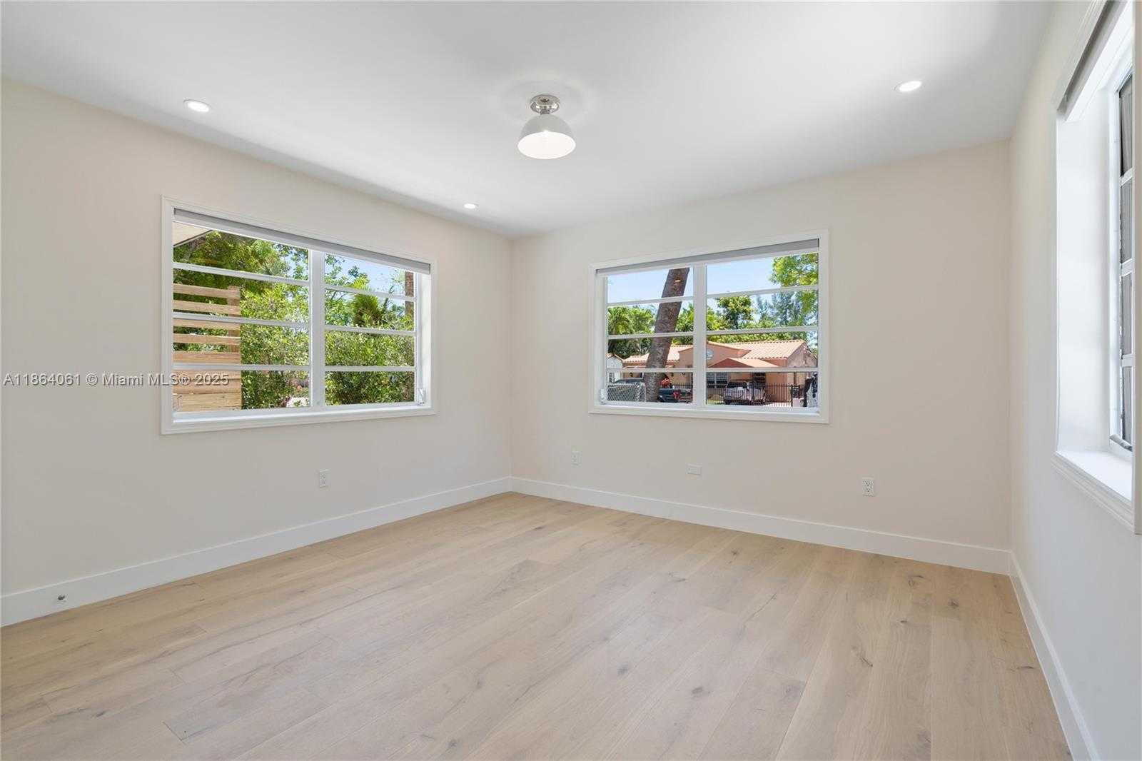Small Image of 1033 WEST 47TH ST, Miami Beach Number 21