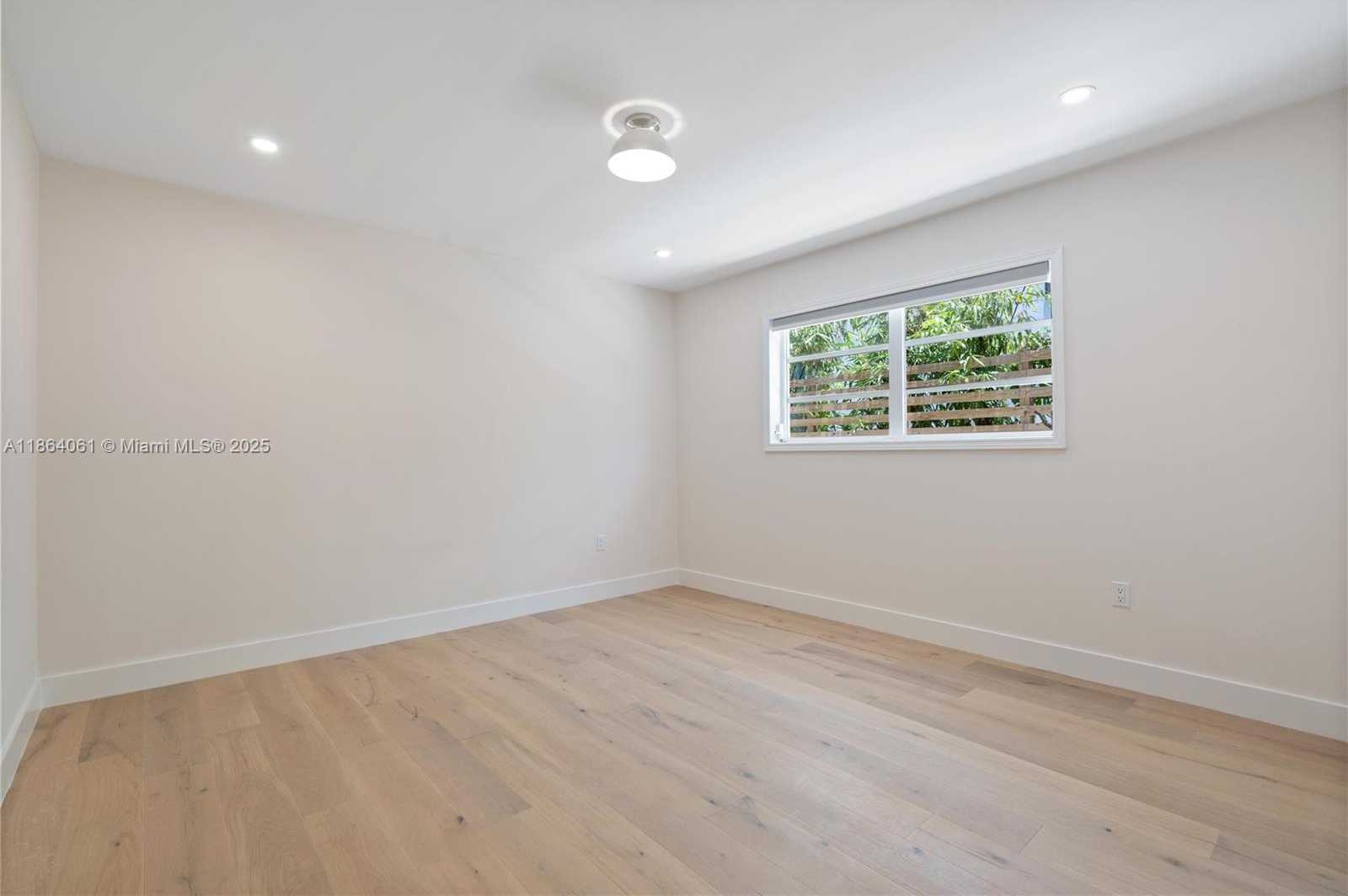 Small Image of 1033 WEST 47TH ST, Miami Beach Number 24