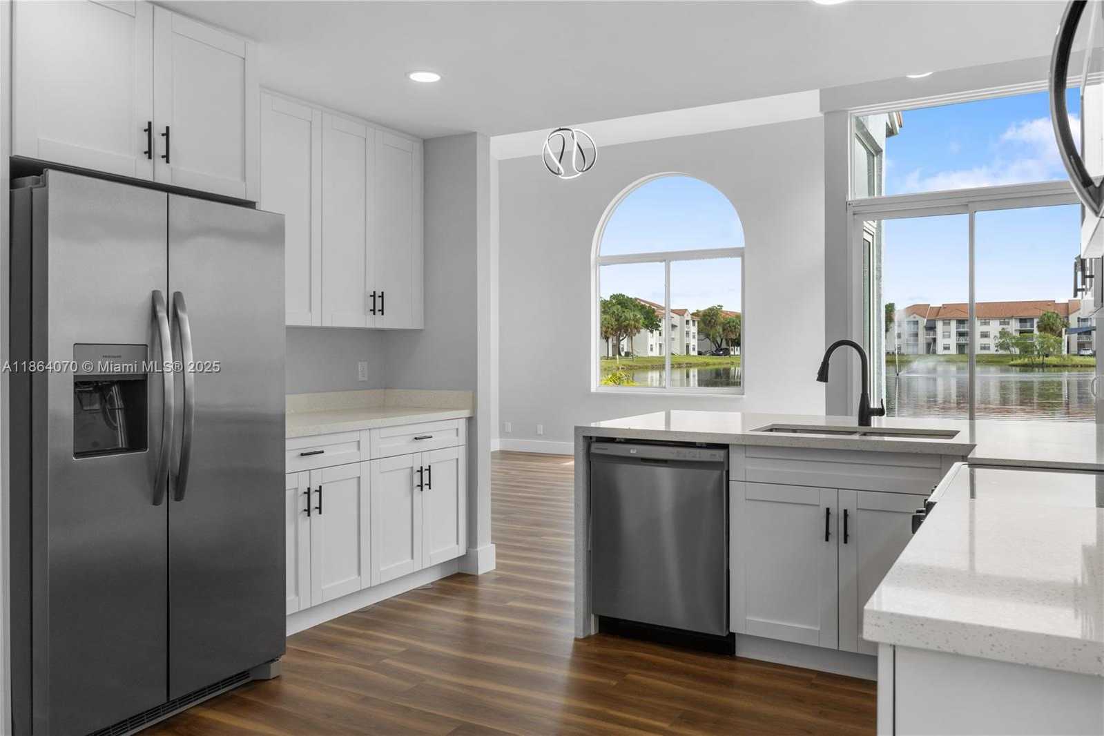 Small Image of 3835 LOMBARDY ST, Hollywood Number 12