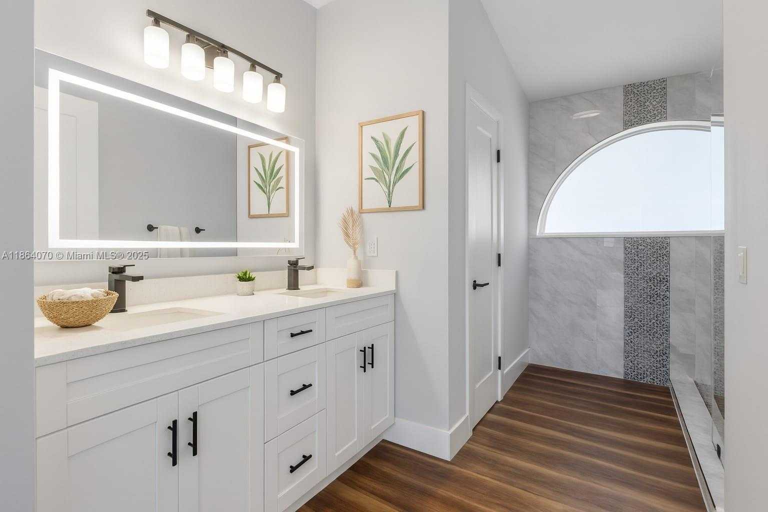 Small Image of 3835 LOMBARDY ST, Hollywood Number 16