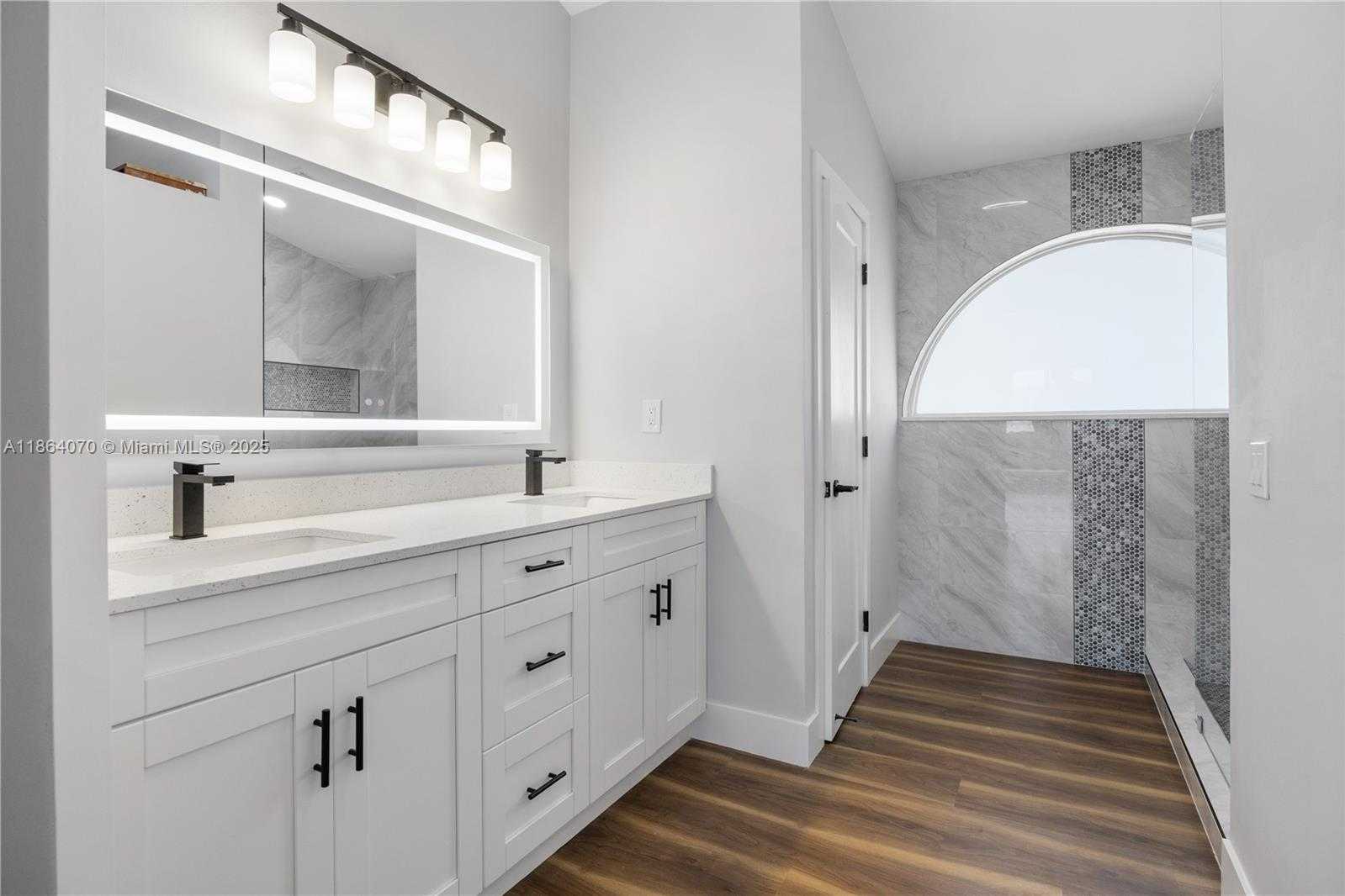 Small Image of 3835 LOMBARDY ST, Hollywood Number 17