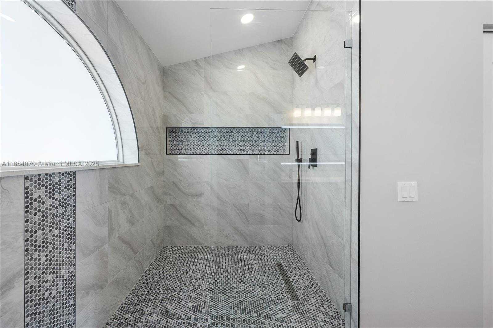 Small Image of 3835 LOMBARDY ST, Hollywood Number 18