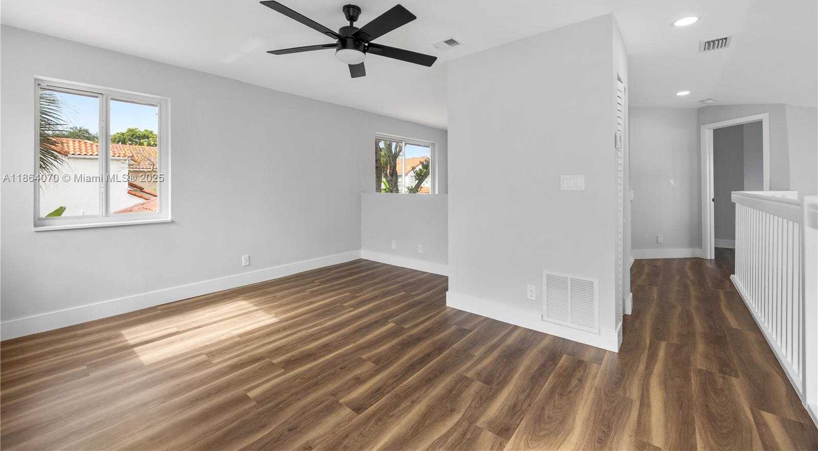 Small Image of 3835 LOMBARDY ST, Hollywood Number 29