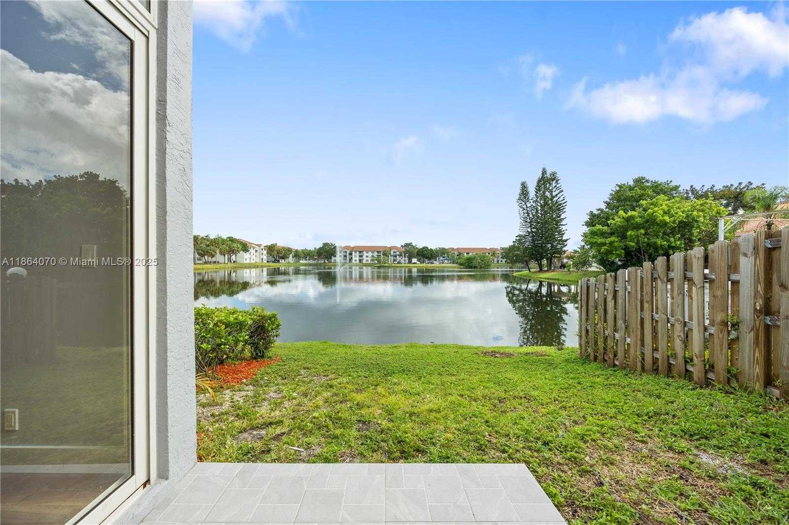 Small Image of 3835 LOMBARDY ST, Hollywood Number 32