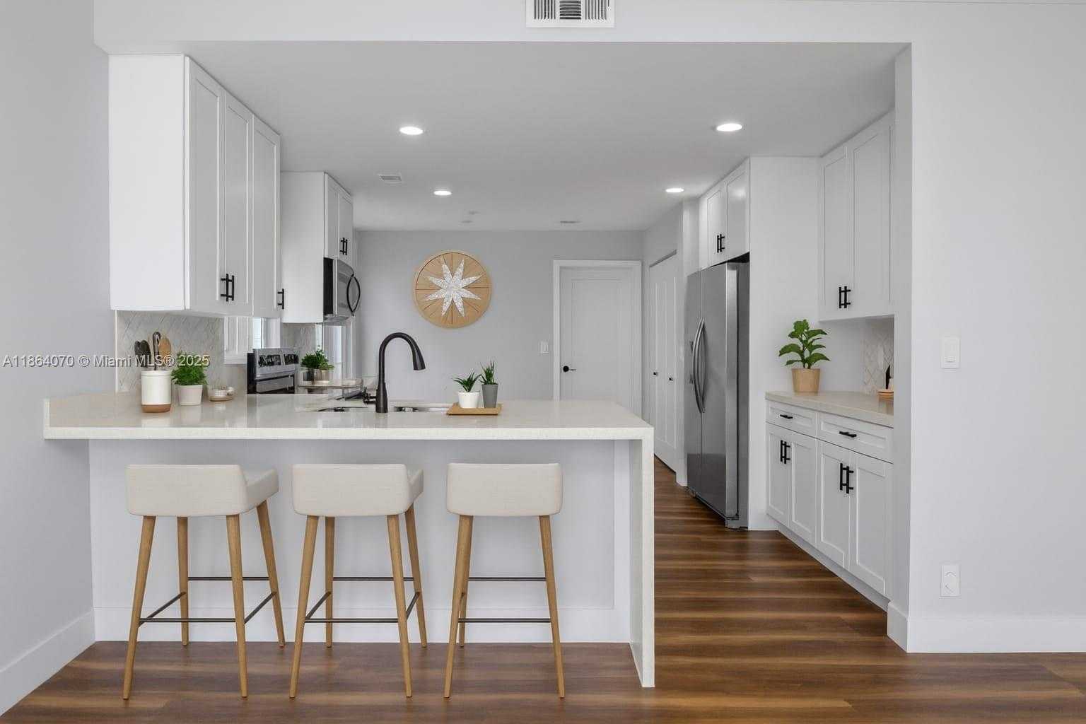 Small Image of 3835 LOMBARDY ST, Hollywood Number 8