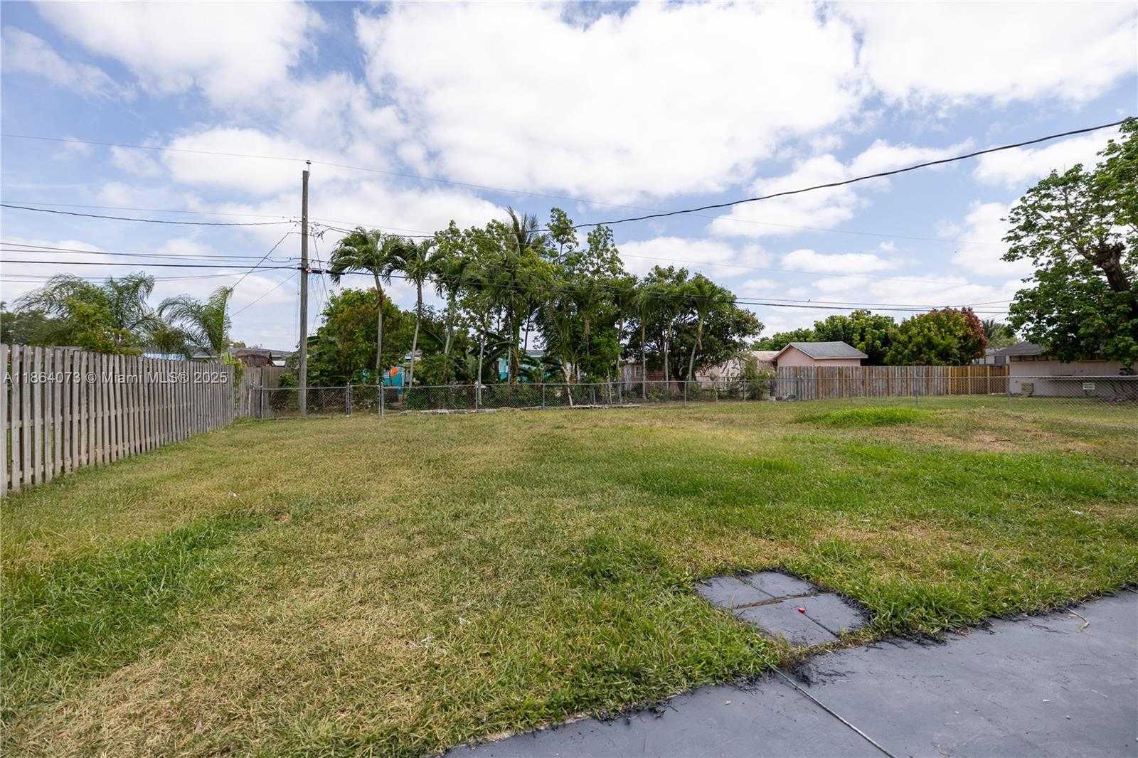 Small Image of 1625 NORTH WEST 9TH CT, Homestead Number 18