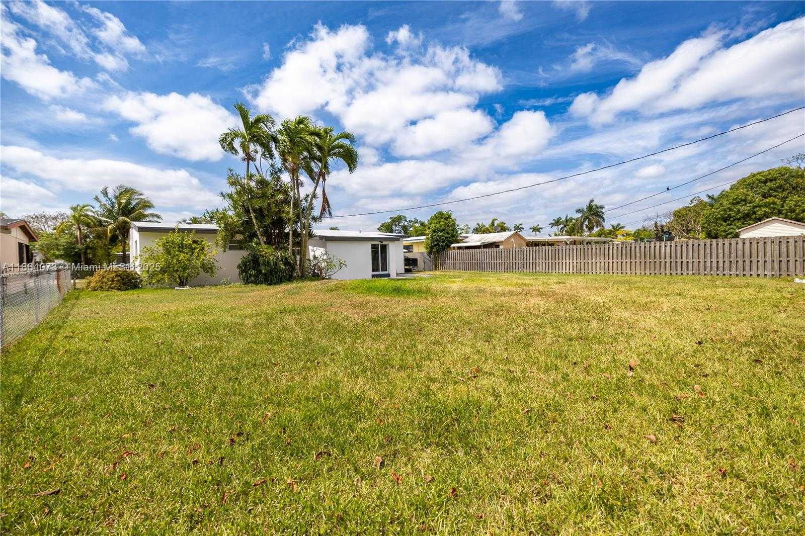 Small Image of 1625 NORTH WEST 9TH CT, Homestead Number 22