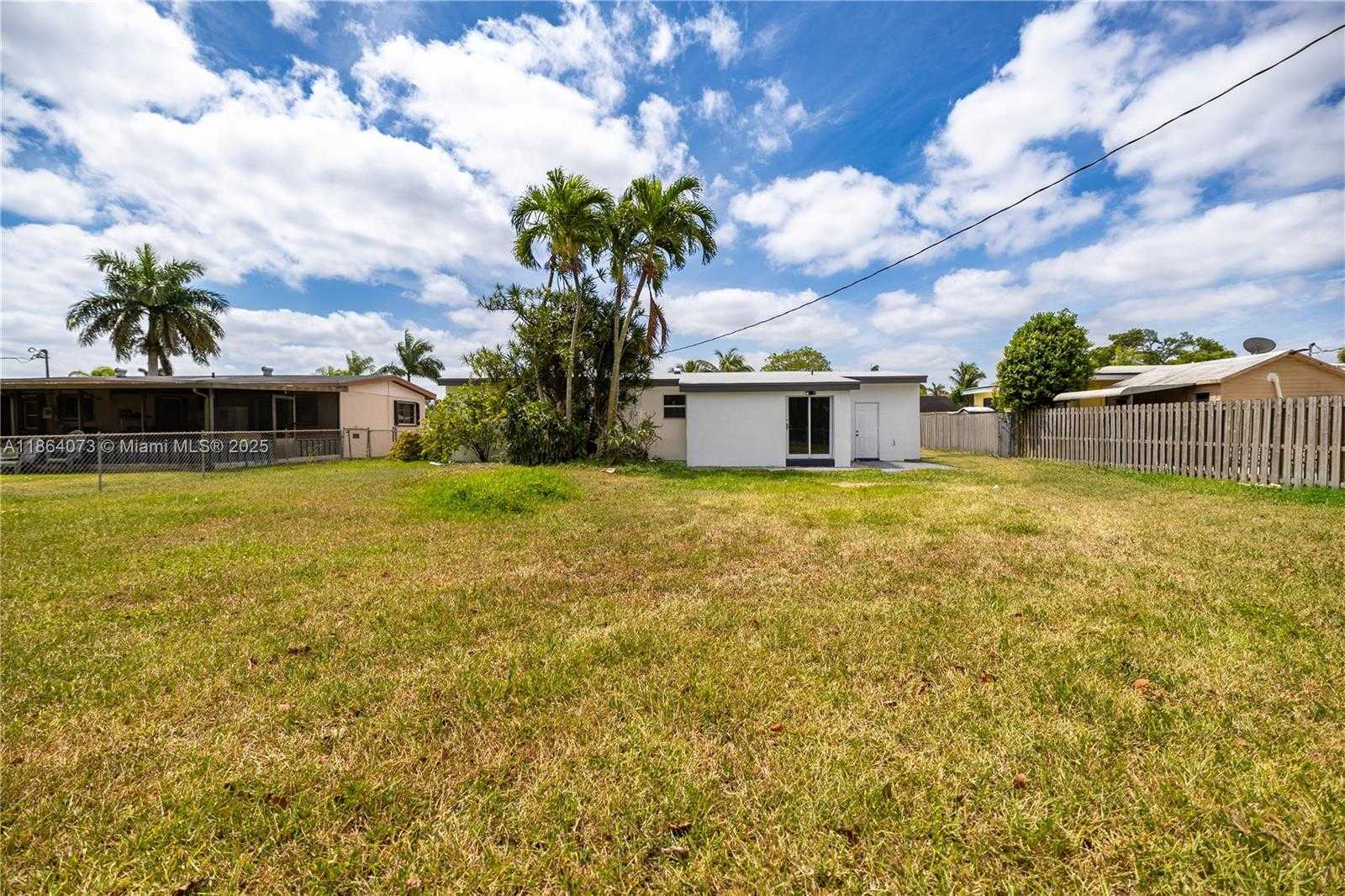 Small Image of 1625 NORTH WEST 9TH CT, Homestead Number 23