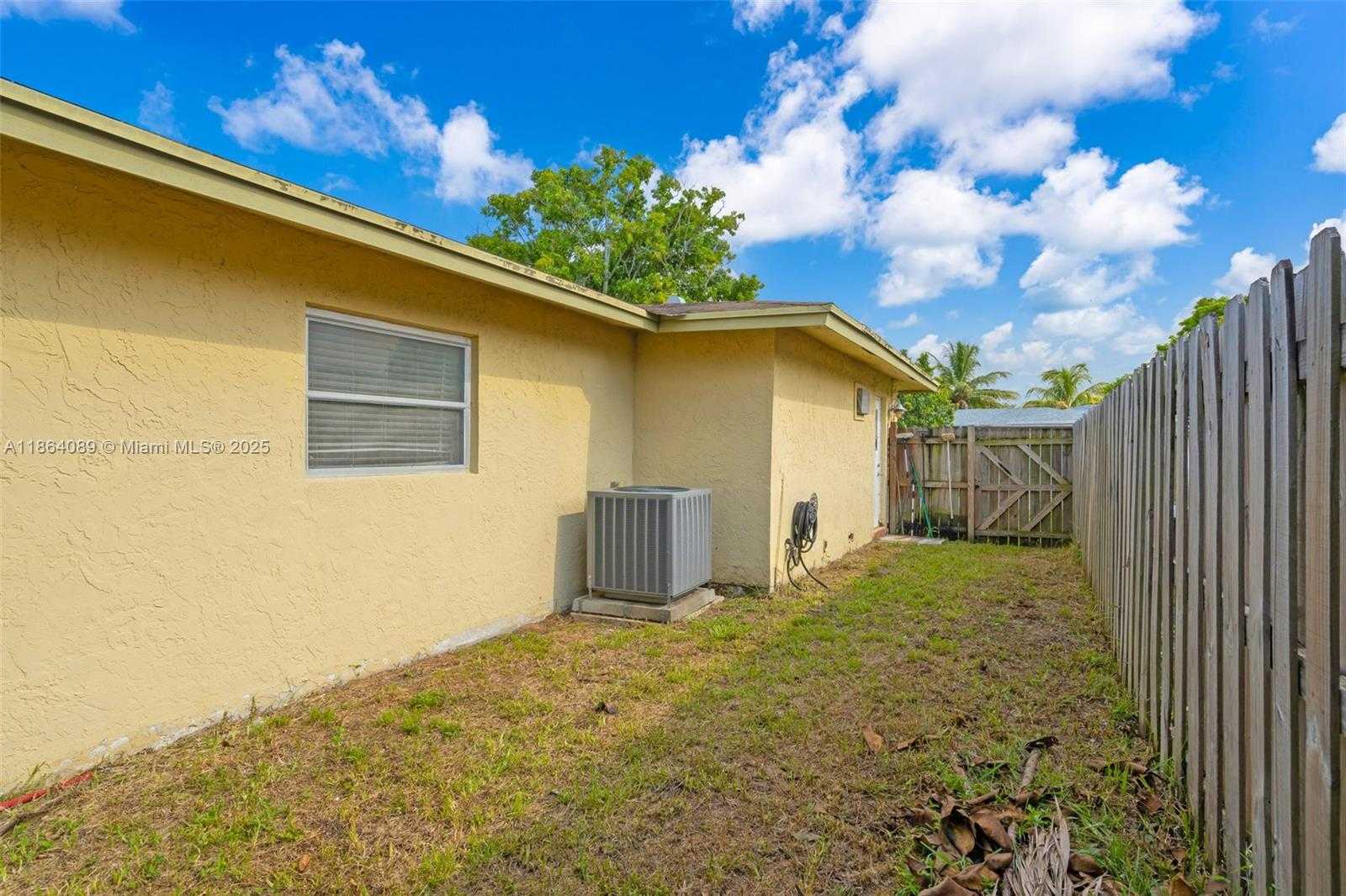 Small Image of 7821 NORTH WEST 45TH ST, Lauderhill Number 22