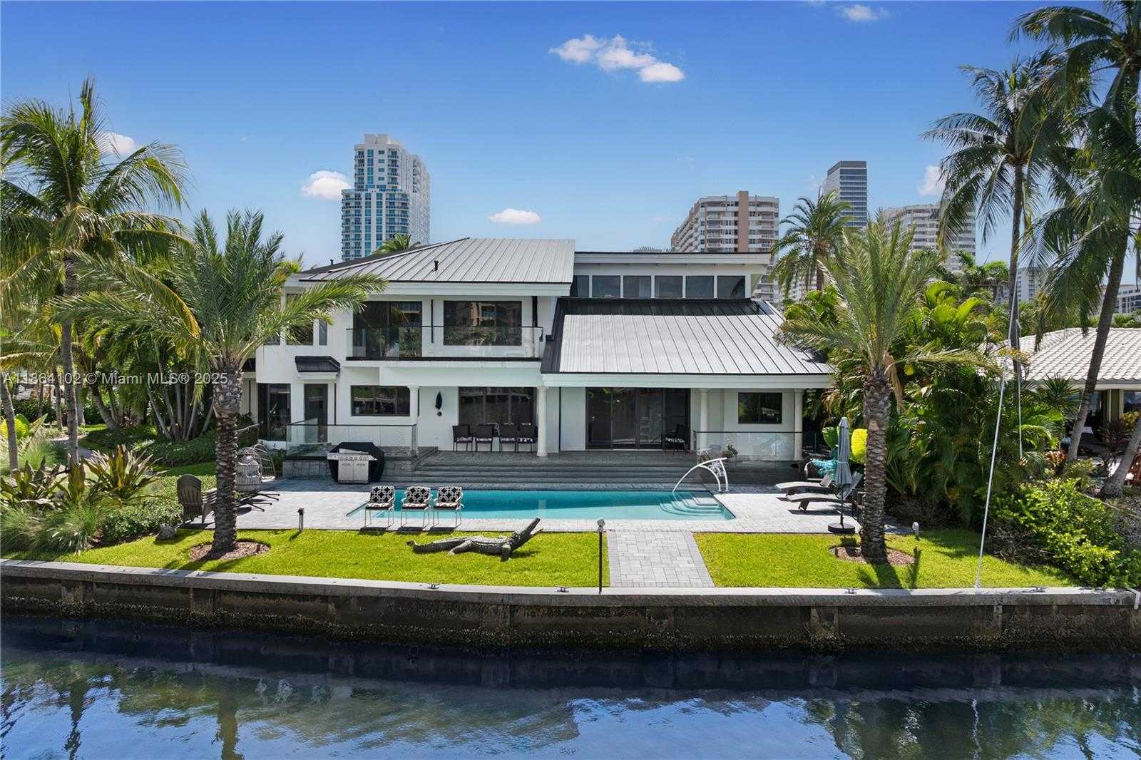 Small Image of 500 PALM DR, Hallandale Beach Number 11