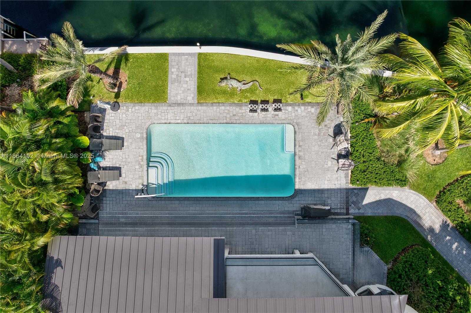 Small Image of 500 PALM DR, Hallandale Beach Number 4
