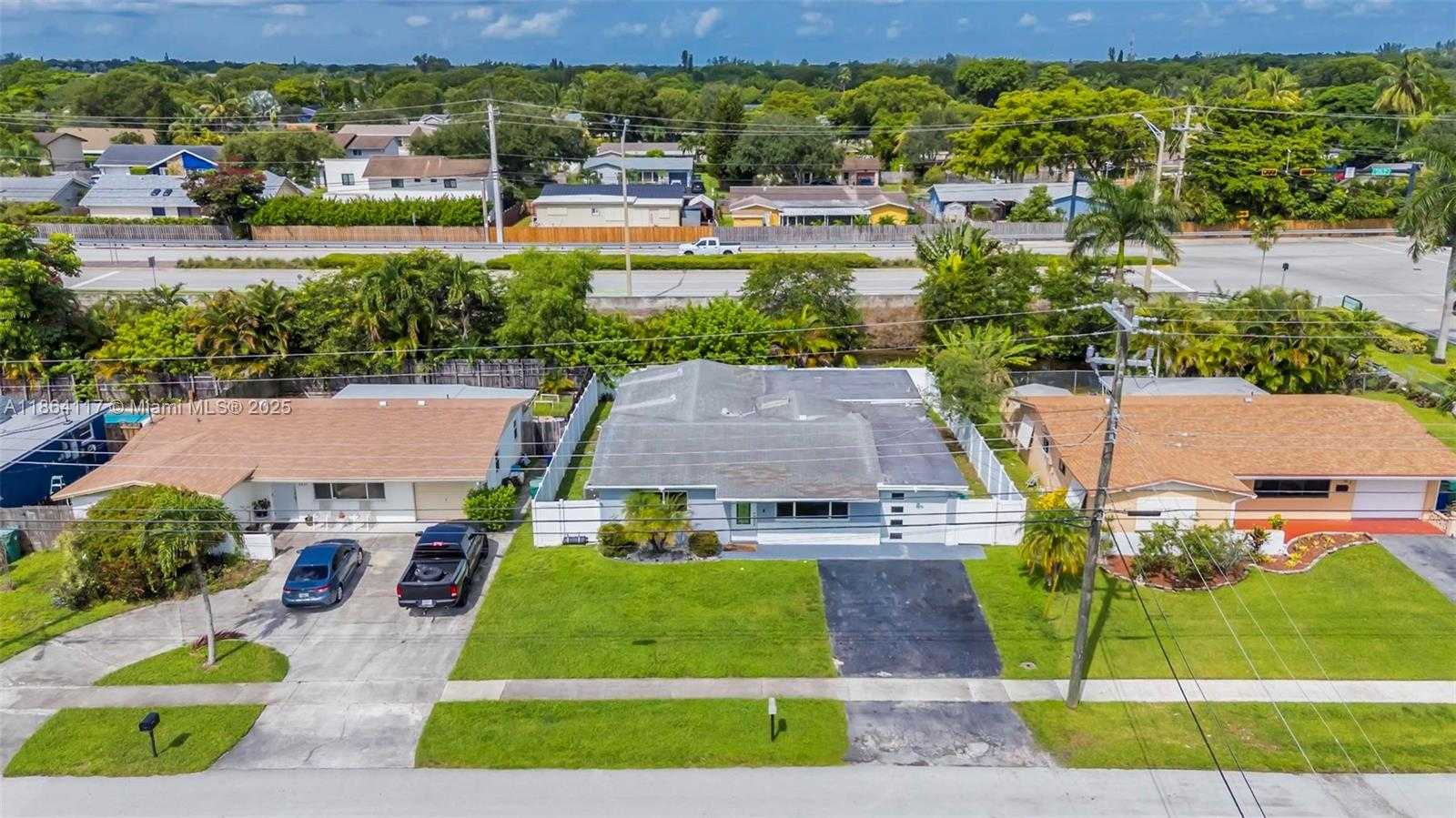 Small Image of 5209 SOUTH WEST 95TH AVE, Cooper City Number 28