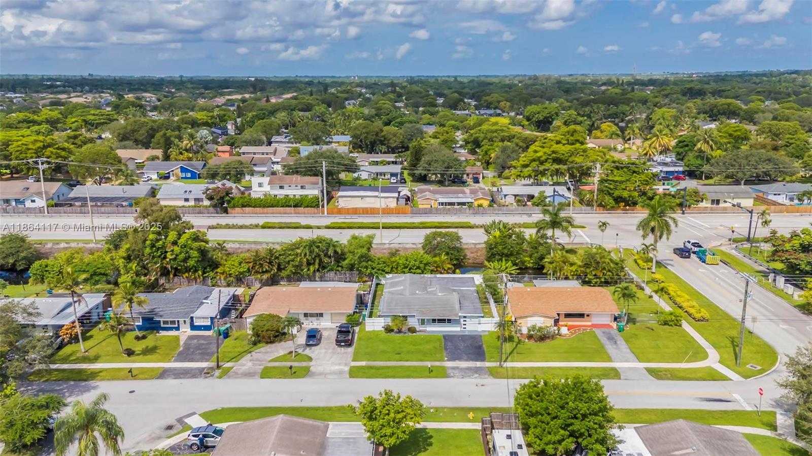 Small Image of 5209 SOUTH WEST 95TH AVE, Cooper City Number 32