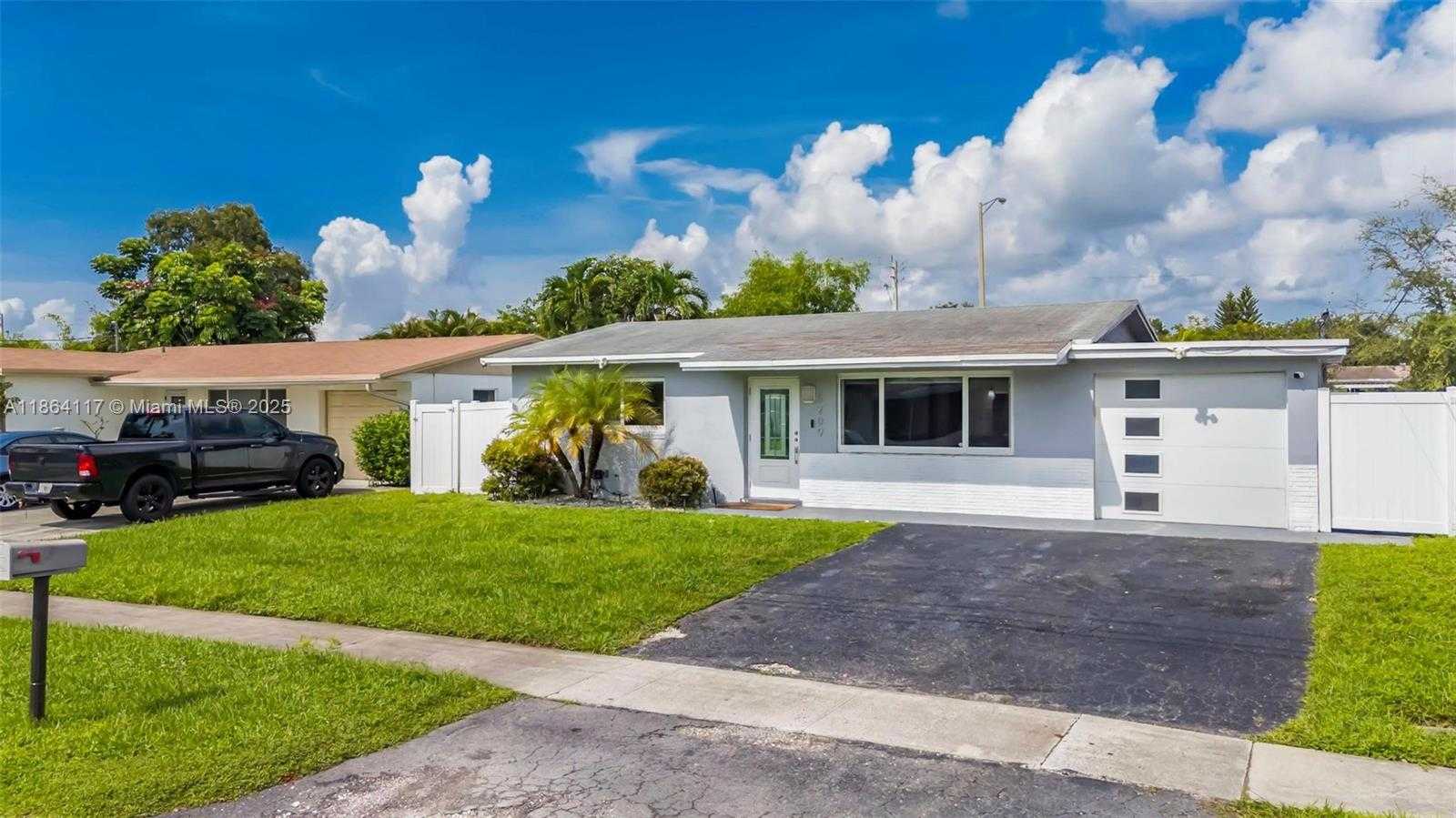 Small Image of 5209 SOUTH WEST 95TH AVE, Cooper City Number 38