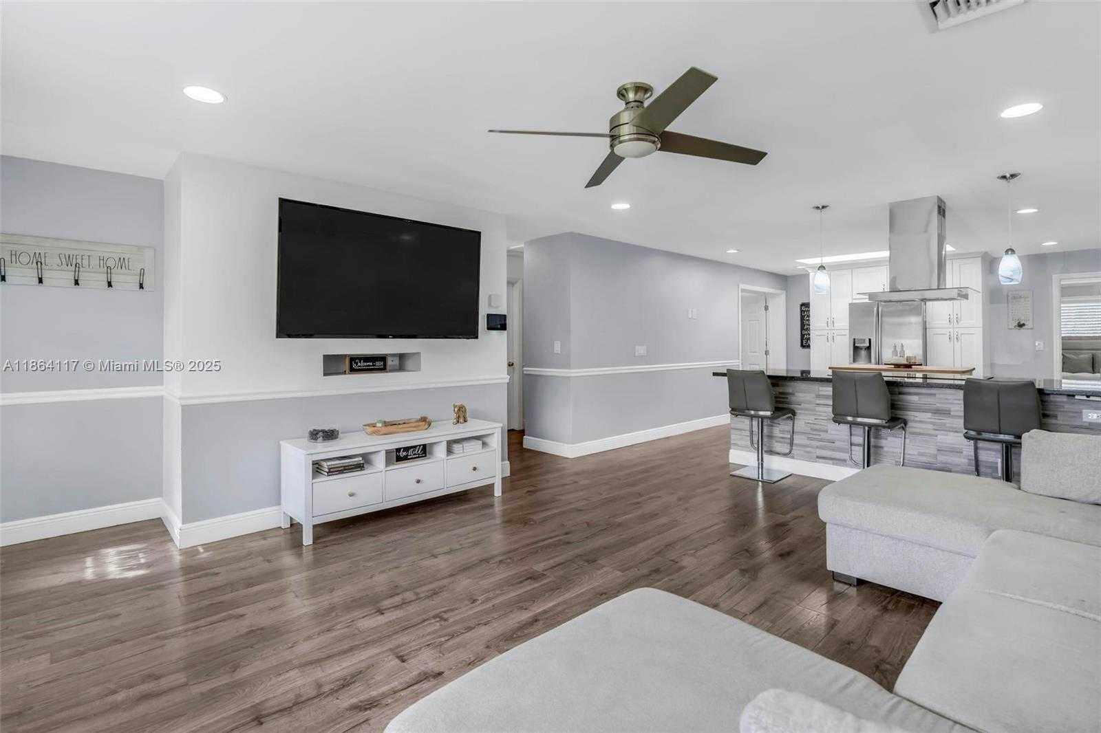 Small Image of 5209 SOUTH WEST 95TH AVE, Cooper City Number 4