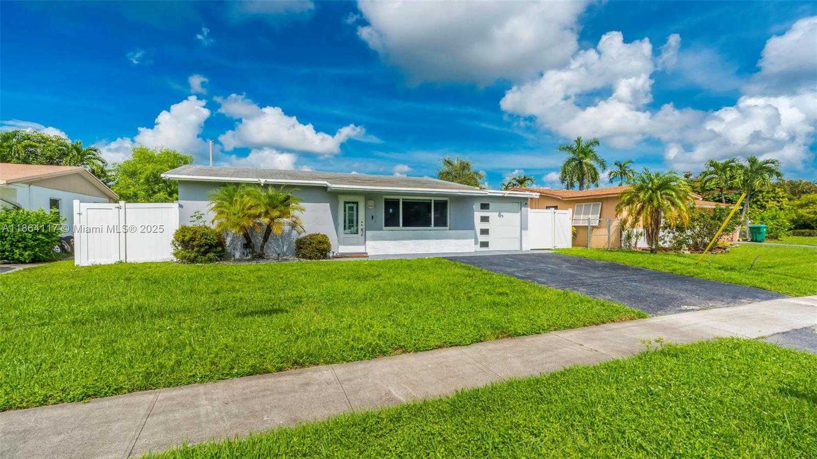 Small Image of 5209 SOUTH WEST 95TH AVE, Cooper City Number 40