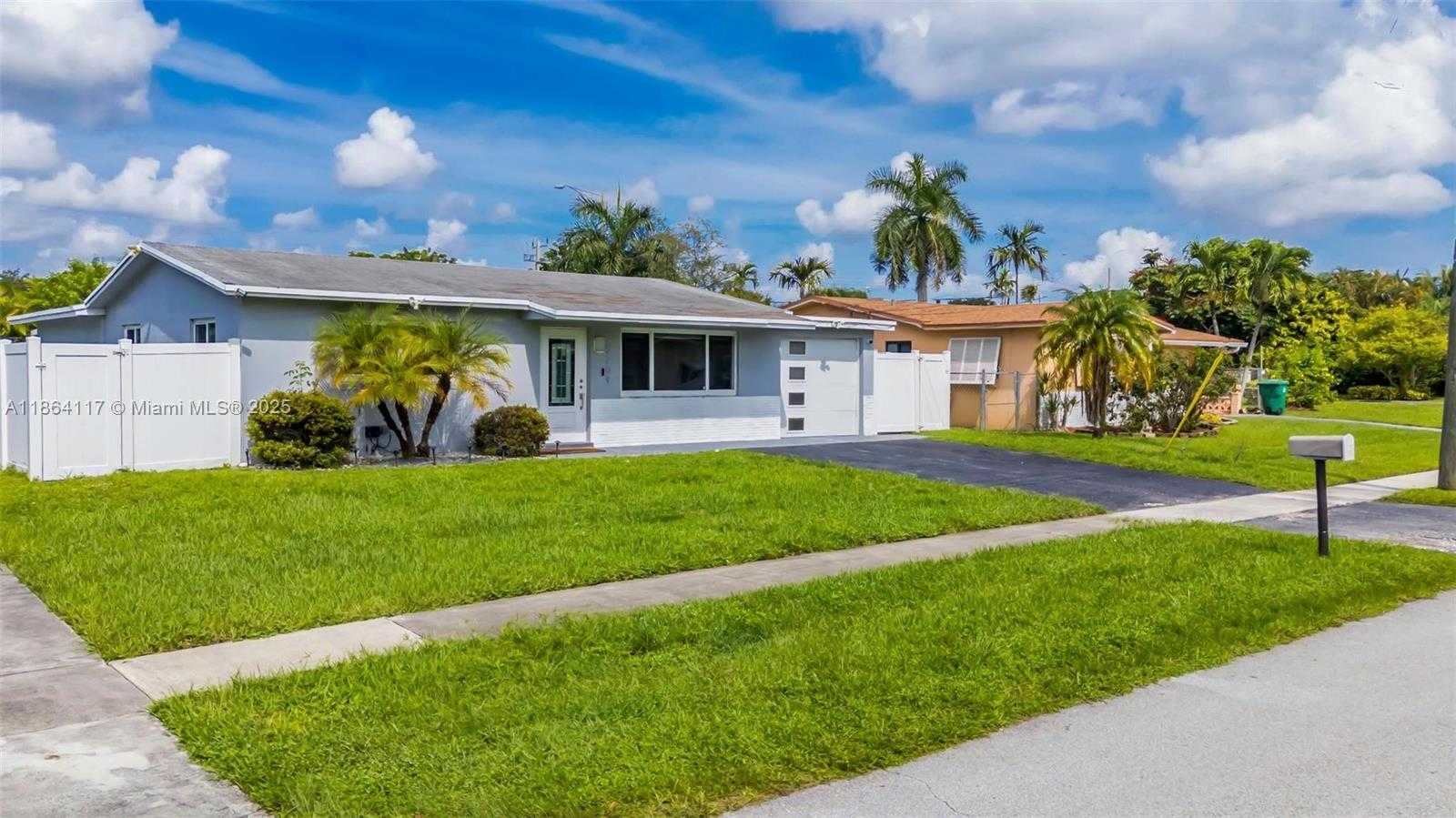 Small Image of 5209 SOUTH WEST 95TH AVE, Cooper City Number 41