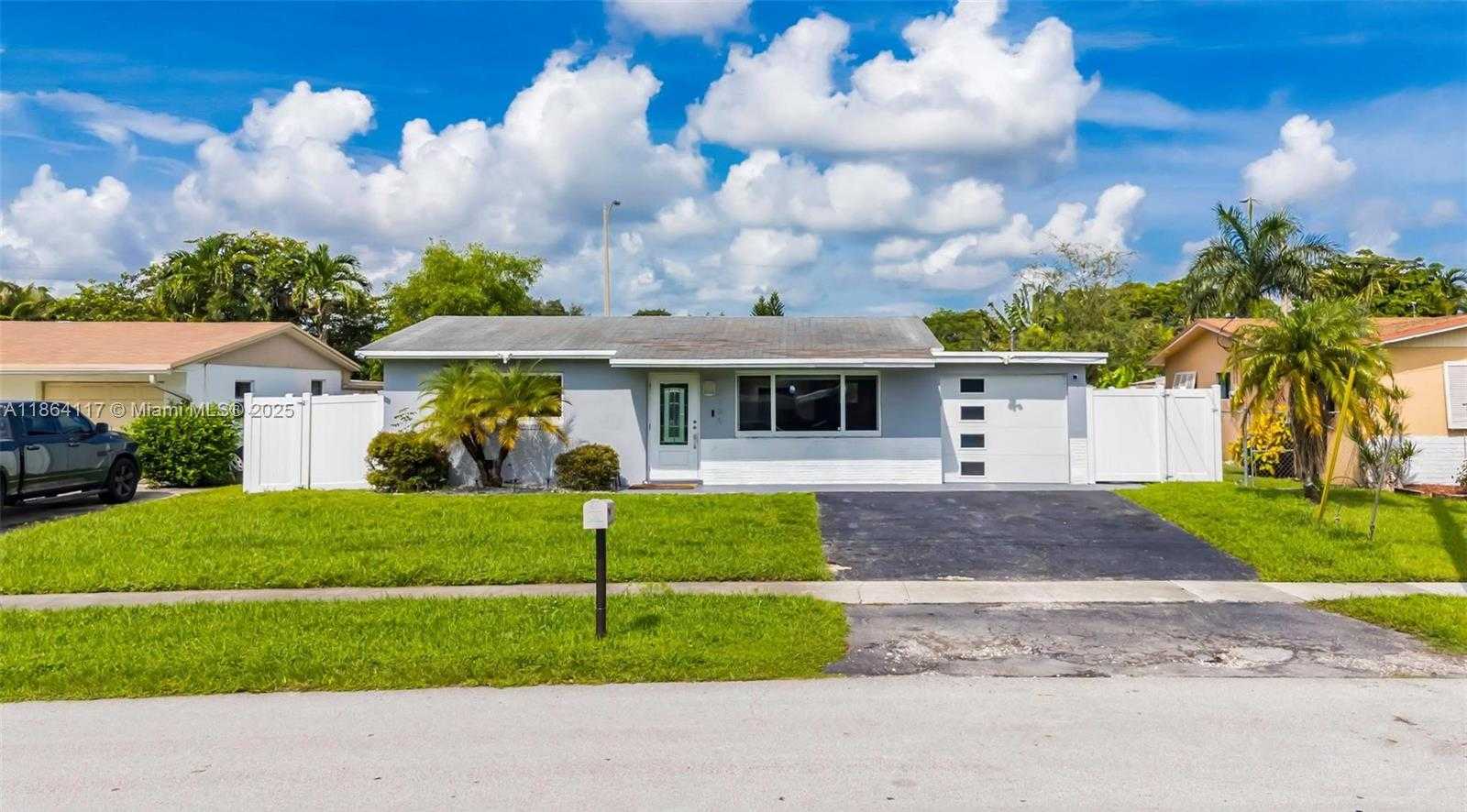 Small Image of 5209 SOUTH WEST 95TH AVE, Cooper City Number 42