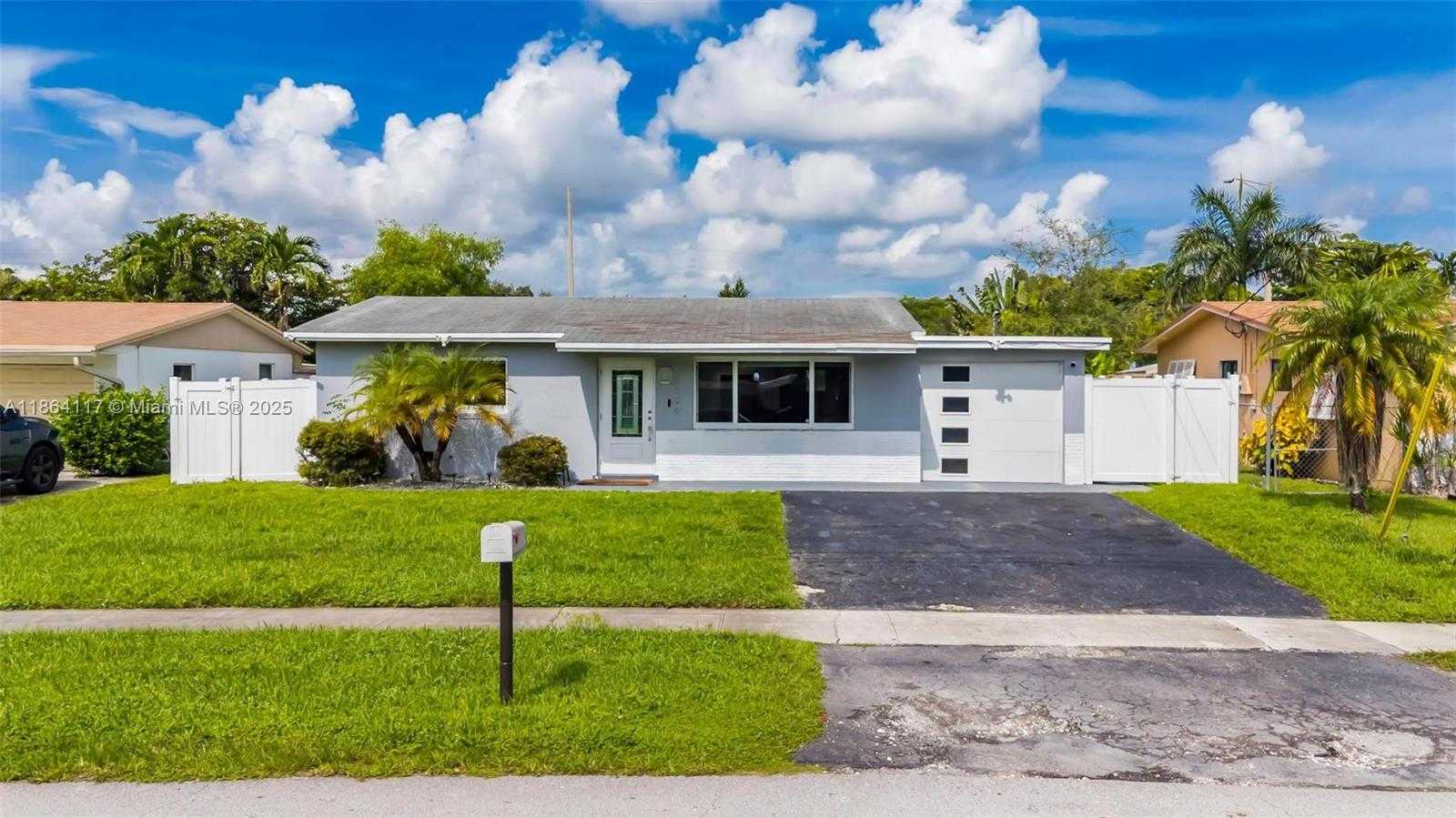 Small Image of 5209 SOUTH WEST 95TH AVE, Cooper City Number 43