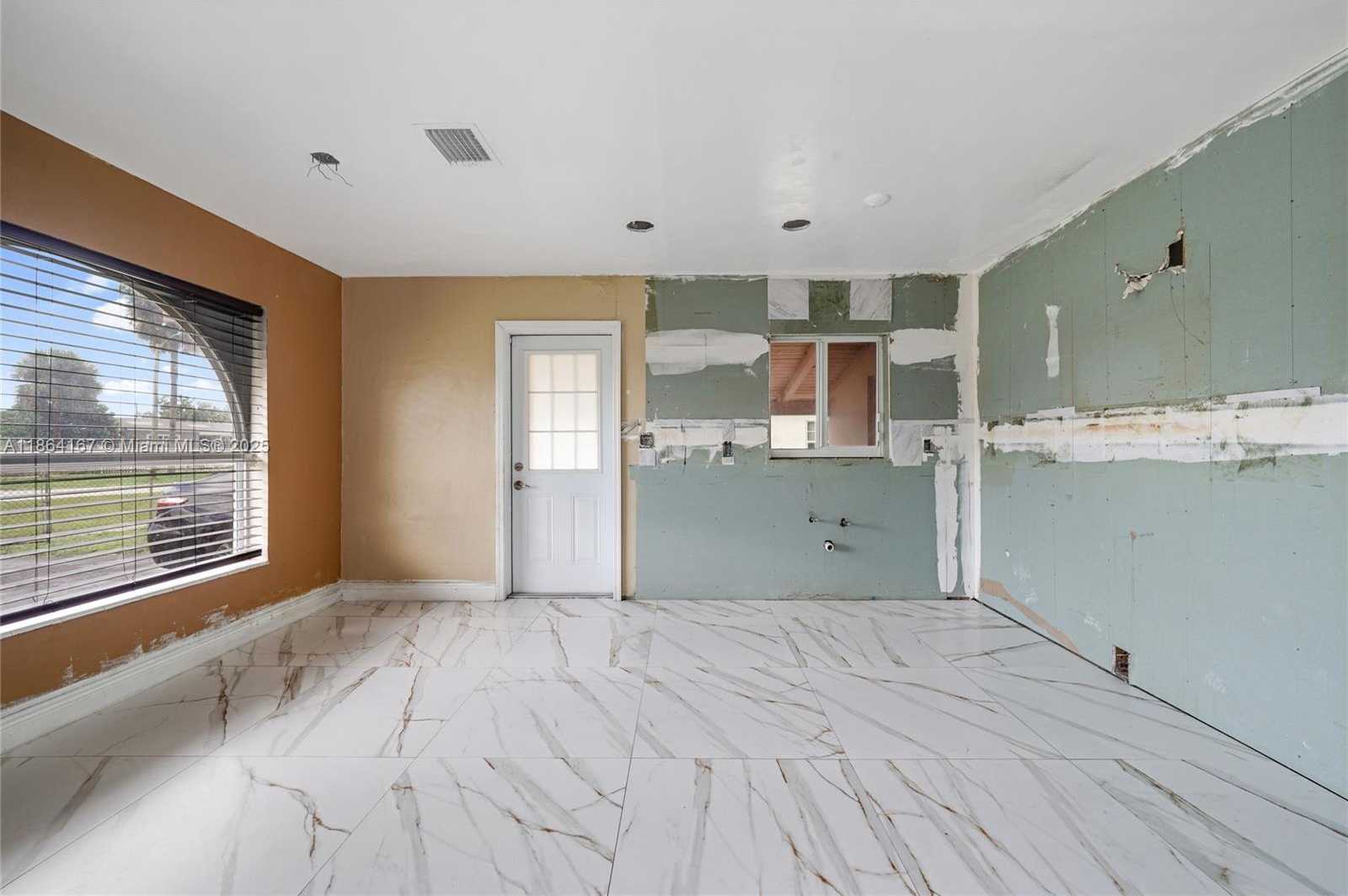 Small Image of 20401 NORTH WEST 22ND AVE, Miami Gardens Number 10