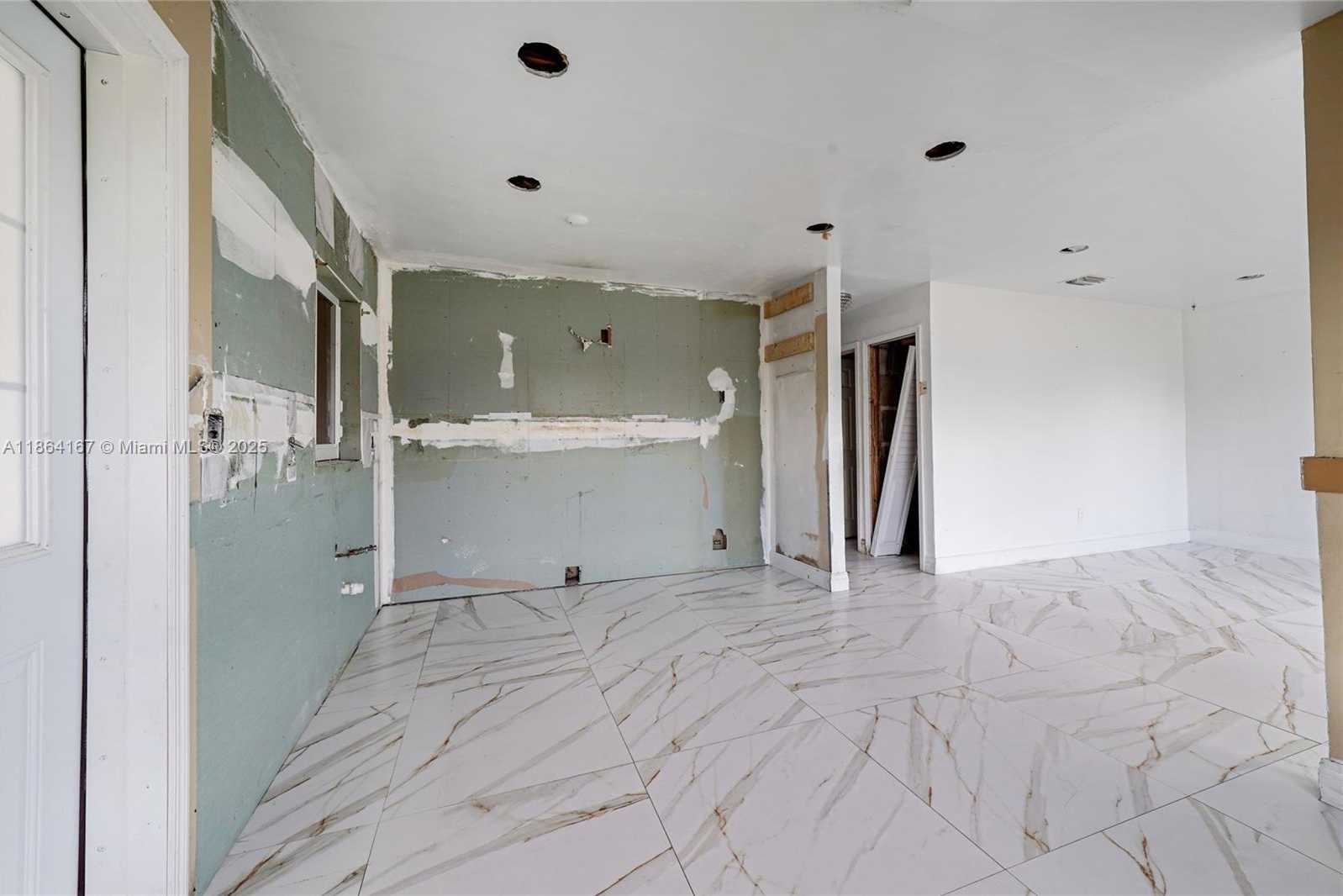 Small Image of 20401 NORTH WEST 22ND AVE, Miami Gardens Number 11