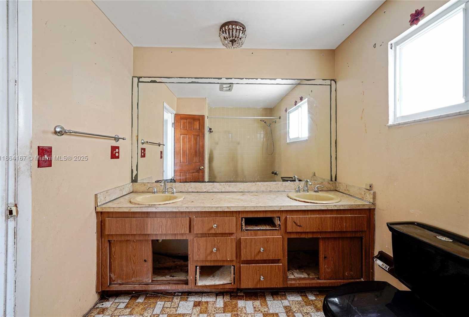 Small Image of 20401 NORTH WEST 22ND AVE, Miami Gardens Number 15