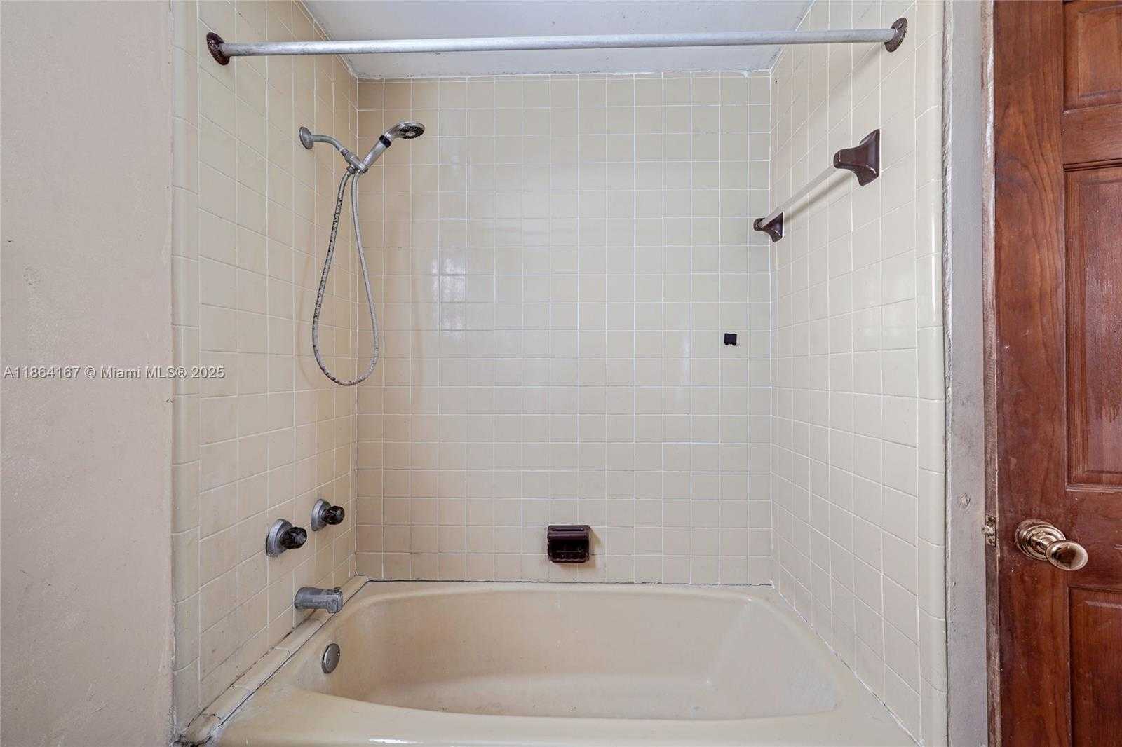 Small Image of 20401 NORTH WEST 22ND AVE, Miami Gardens Number 17