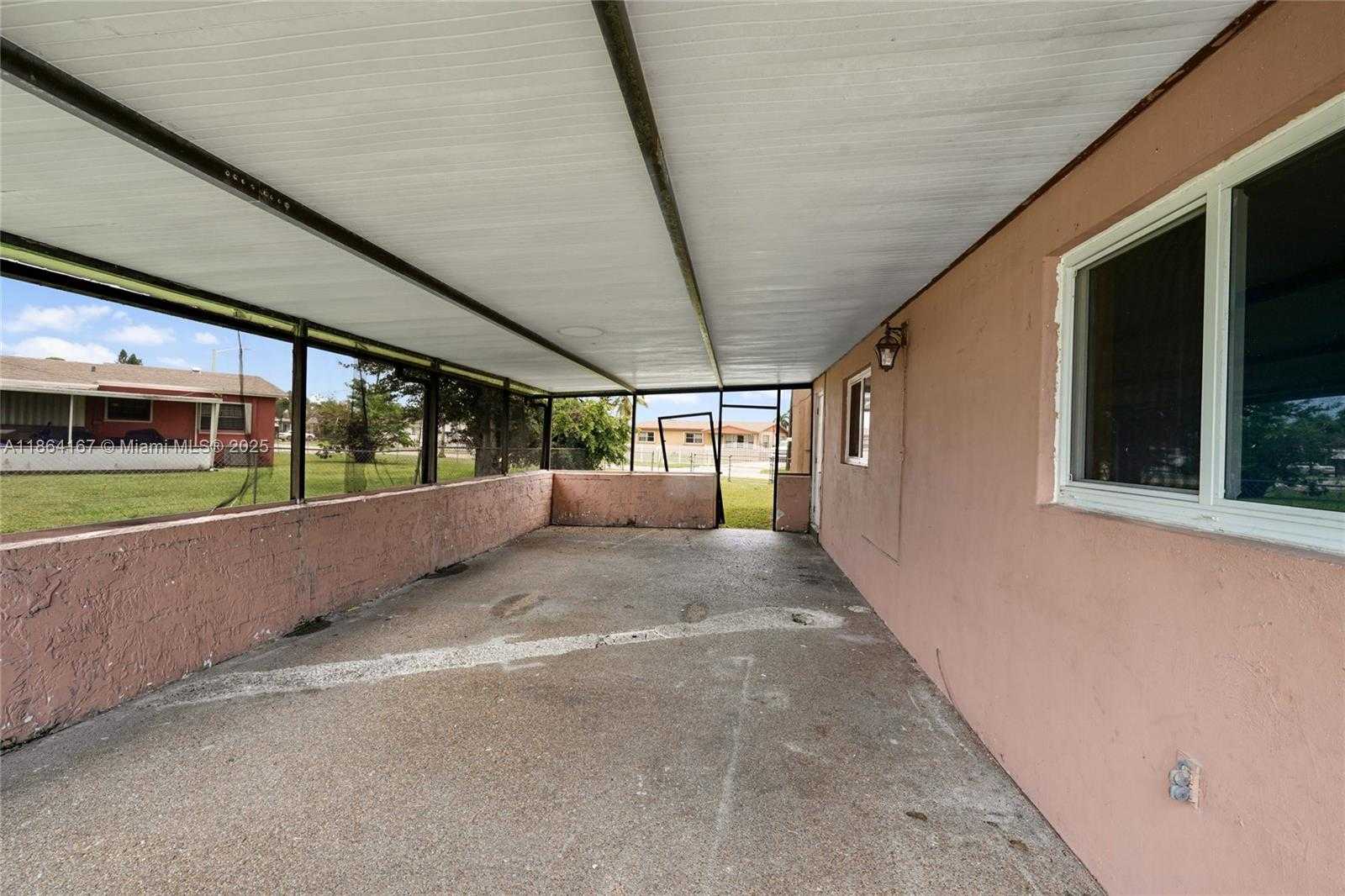 Small Image of 20401 NORTH WEST 22ND AVE, Miami Gardens Number 26