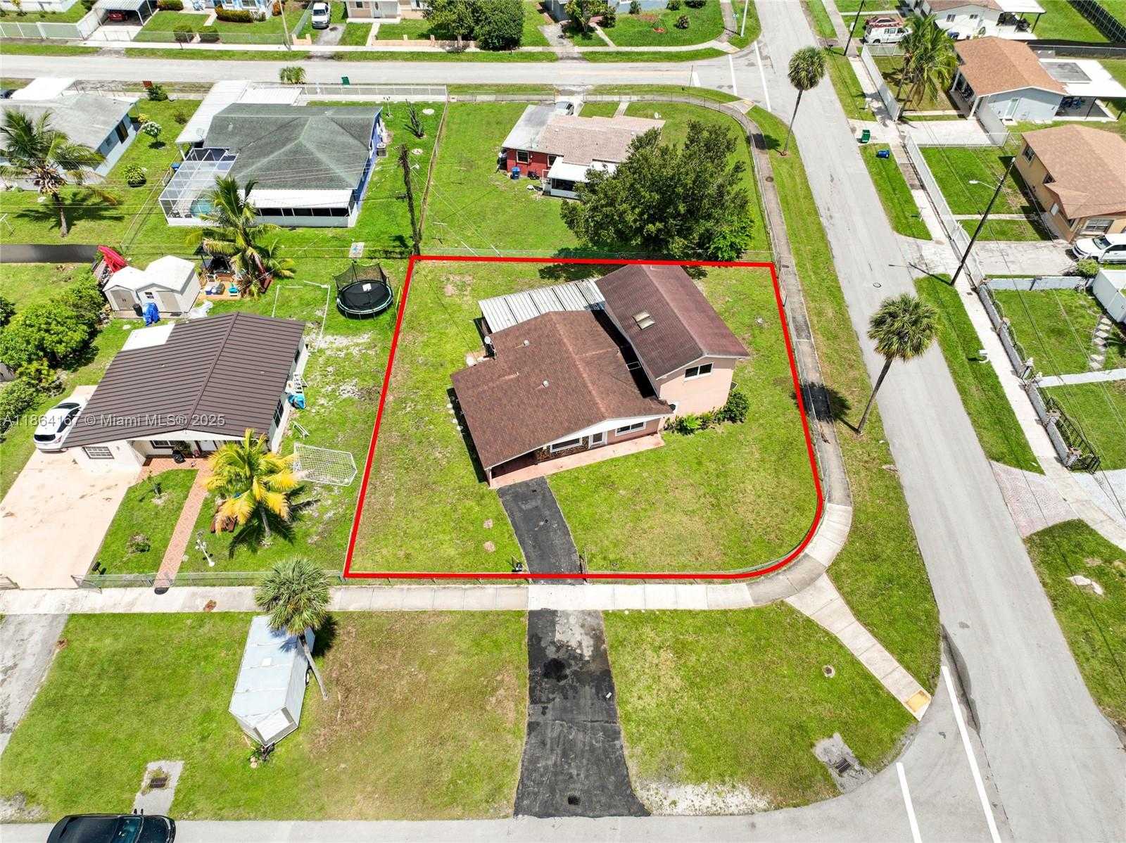 Small Image of 20401 NORTH WEST 22ND AVE, Miami Gardens Number 33