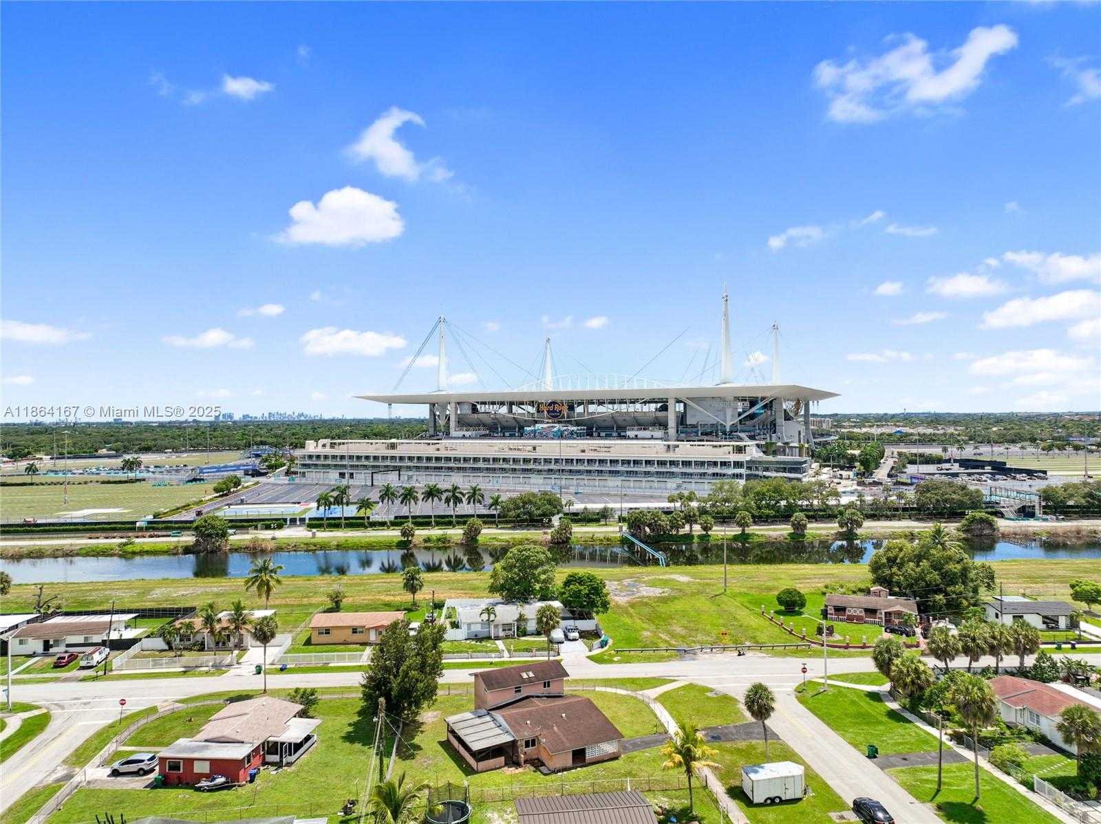Small Image of 20401 NORTH WEST 22ND AVE, Miami Gardens Number 36