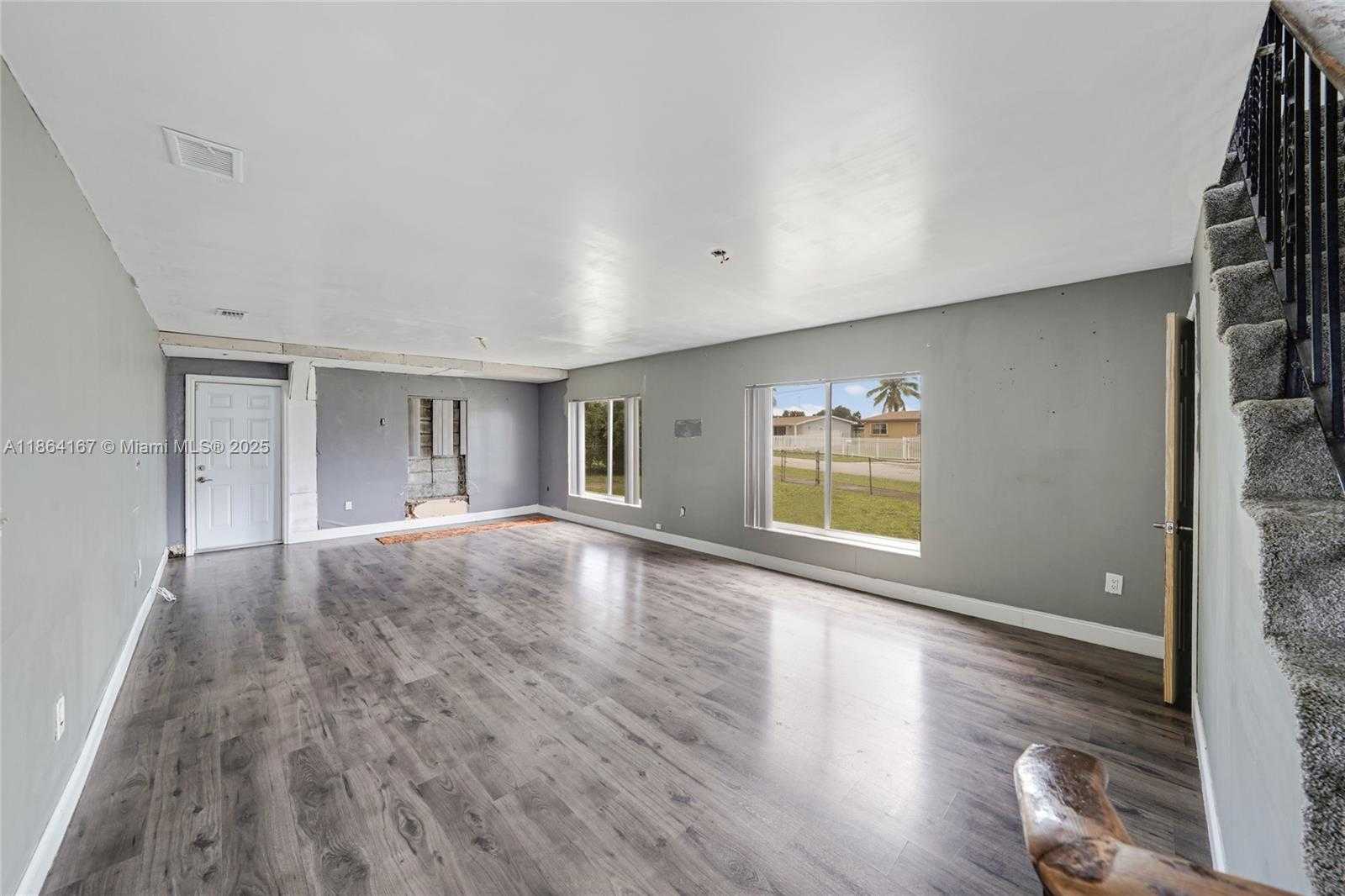 Small Image of 20401 NORTH WEST 22ND AVE, Miami Gardens Number 6