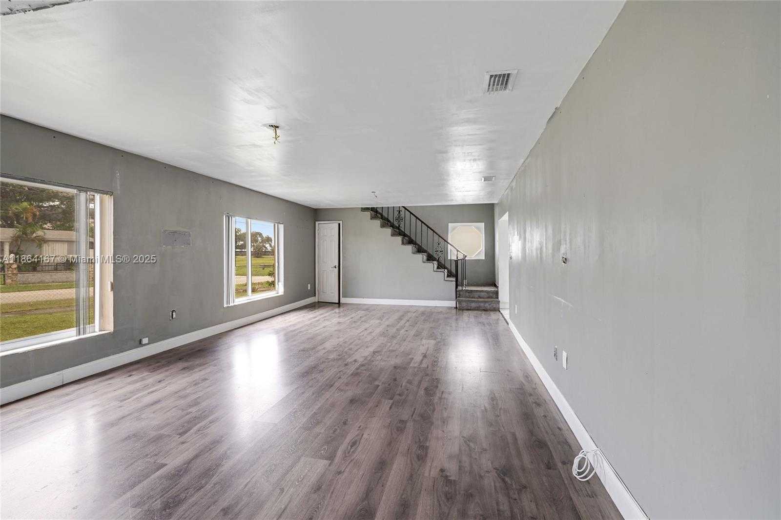 Small Image of 20401 NORTH WEST 22ND AVE, Miami Gardens Number 8