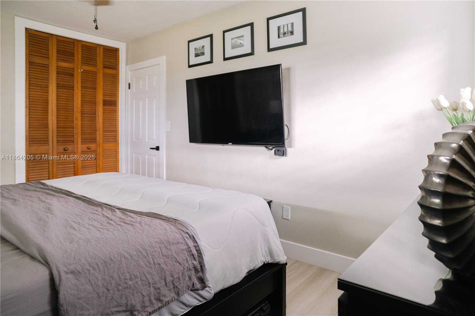 Small Image of 8811 NORTH WEST 15TH ST, Pembroke Pines Number 18