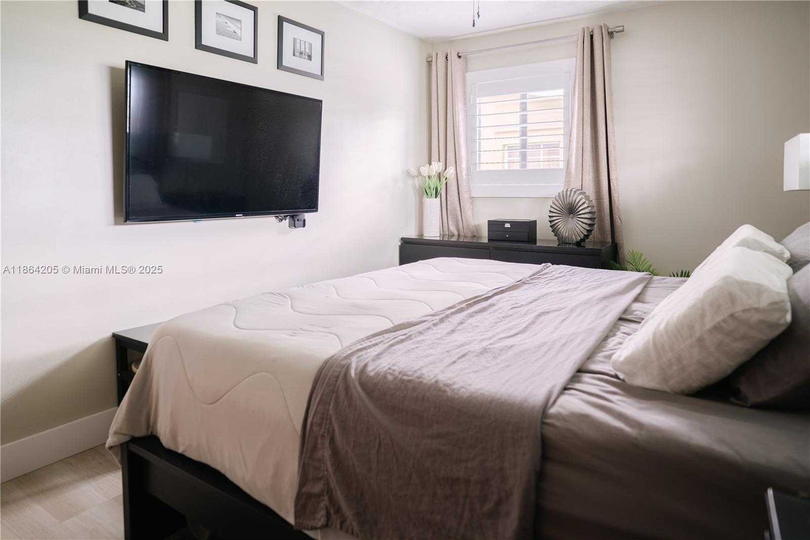 Small Image of 8811 NORTH WEST 15TH ST, Pembroke Pines Number 19