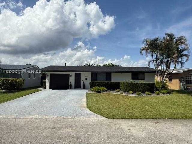 Small Image of 8811 NORTH WEST 15TH ST, Pembroke Pines Number 2