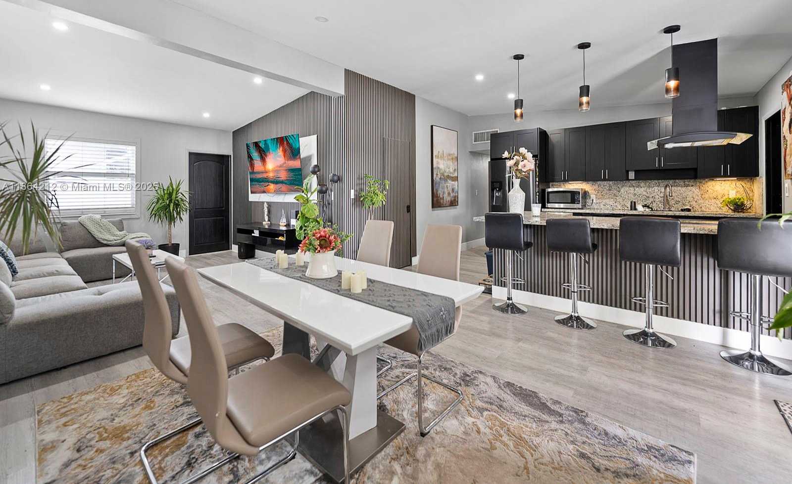 Small Image of 3106 SOUTH WEST 14TH ST, Fort Lauderdale Number 2