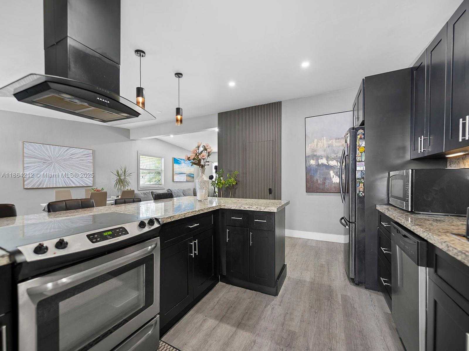 Small Image of 3106 SOUTH WEST 14TH ST, Fort Lauderdale Number 3