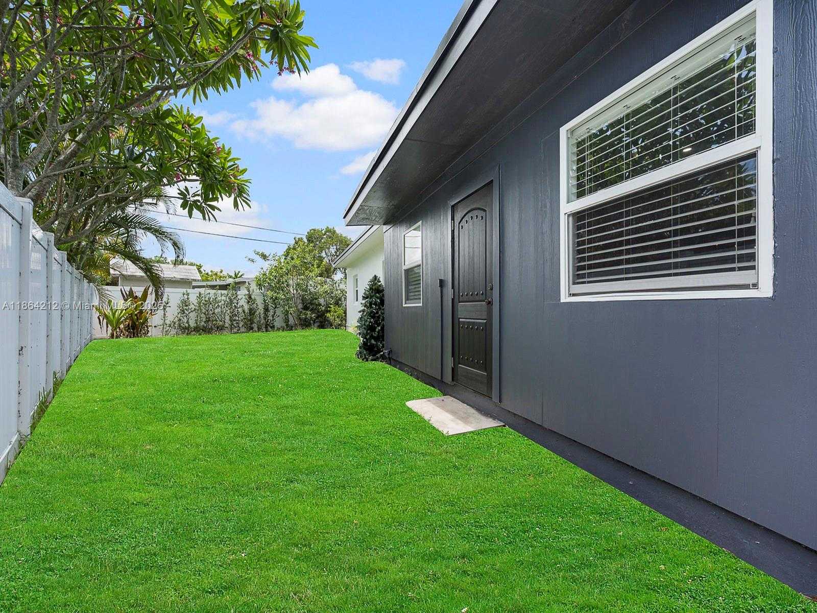 Small Image of 3106 SOUTH WEST 14TH ST, Fort Lauderdale Number 9