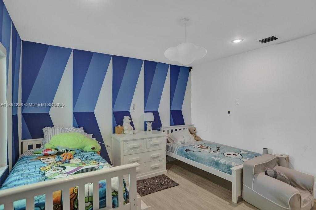 Small Image of 685 GOLDEN BEACH DR, Golden Beach Number 12