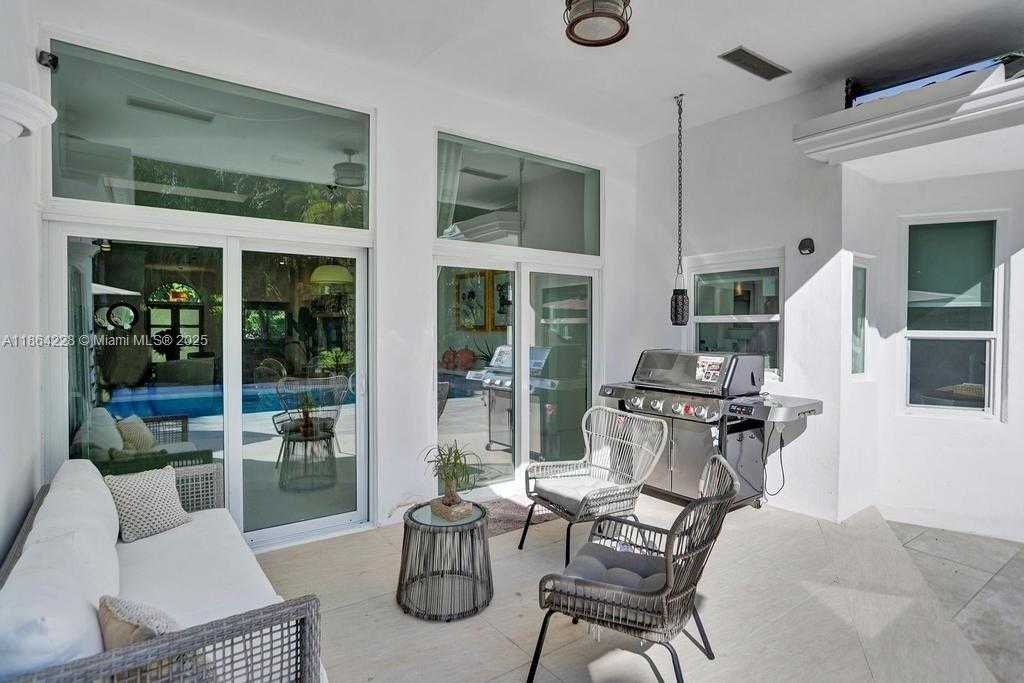 Small Image of 685 GOLDEN BEACH DR, Golden Beach Number 18