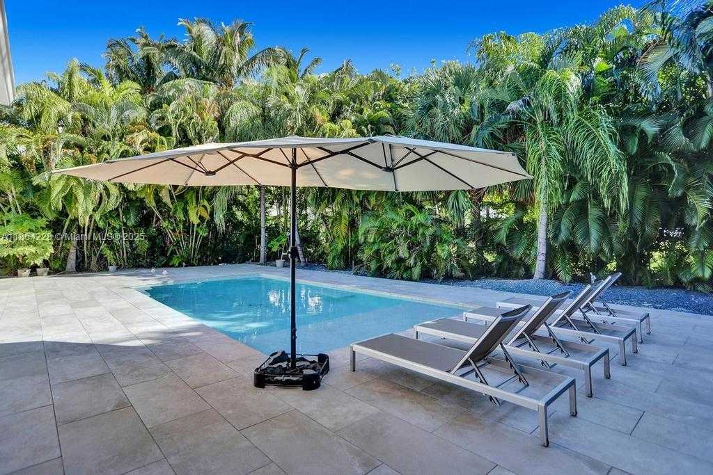Small Image of 685 GOLDEN BEACH DR, Golden Beach Number 19