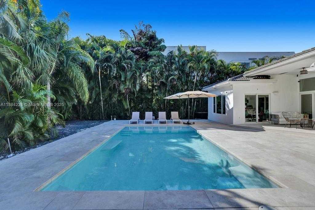 Small Image of 685 GOLDEN BEACH DR, Golden Beach Number 20