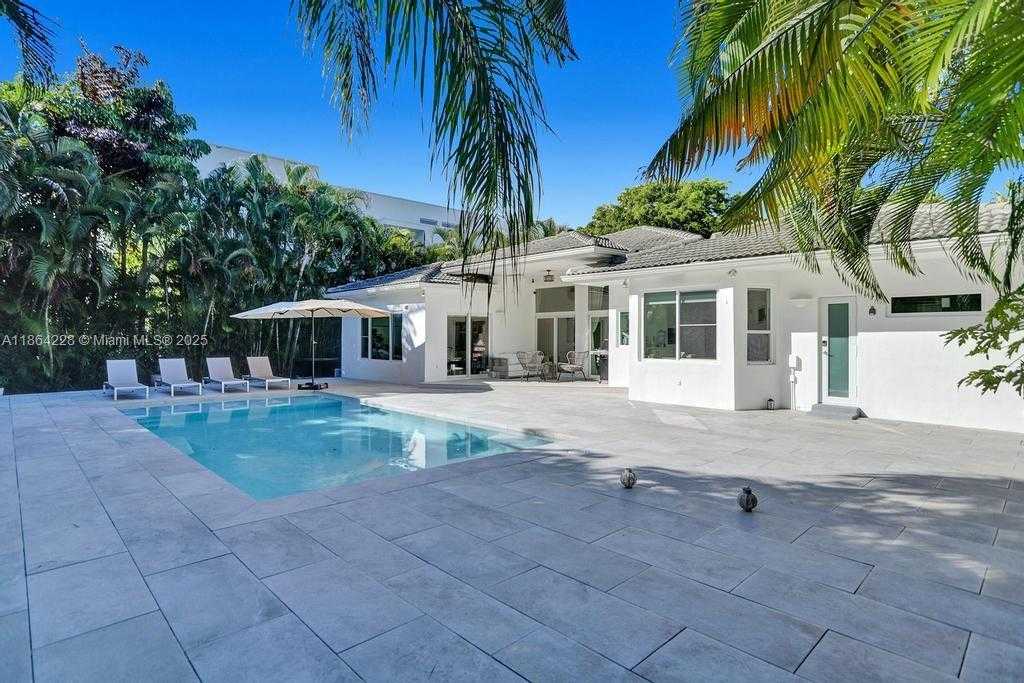Small Image of 685 GOLDEN BEACH DR, Golden Beach Number 25