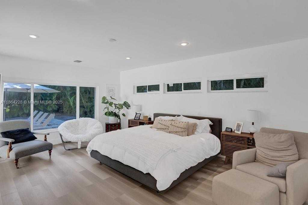 Small Image of 685 GOLDEN BEACH DR, Golden Beach Number 9