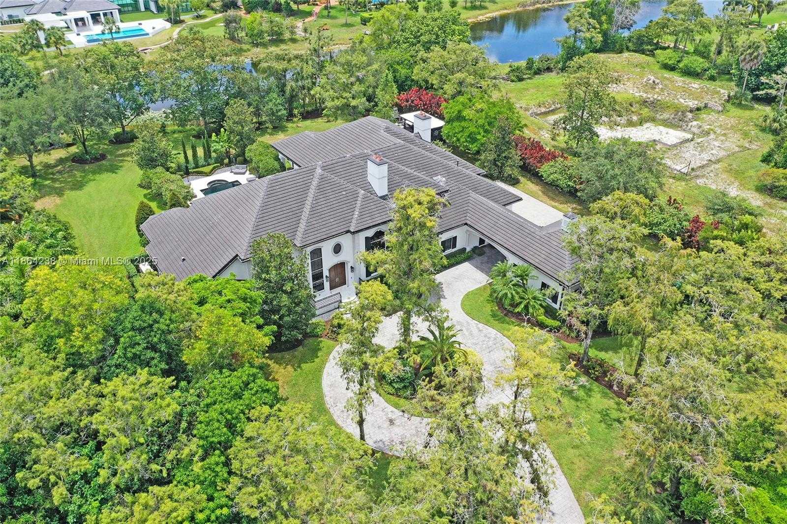 Small Image of 9004 NORTH WEST 70TH CT, Parkland Number 6