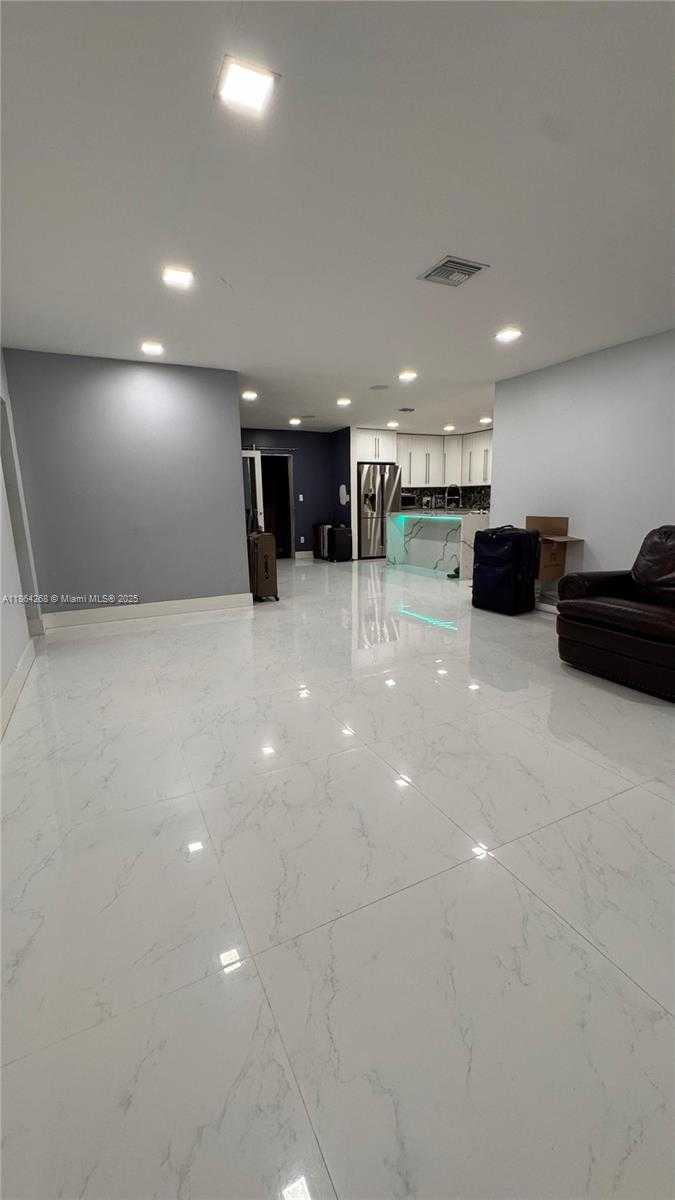Small Image of 6727 SHERIDAN ST, Hollywood Number 12