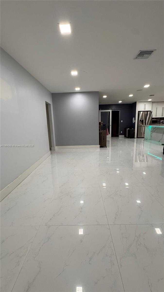 Small Image of 6727 SHERIDAN ST, Hollywood Number 15