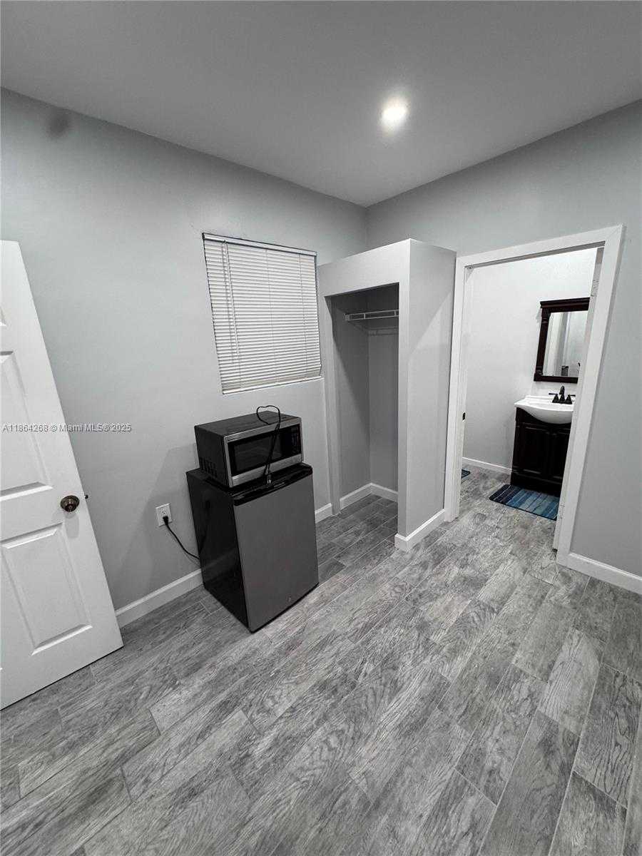 Small Image of 6727 SHERIDAN ST, Hollywood Number 16