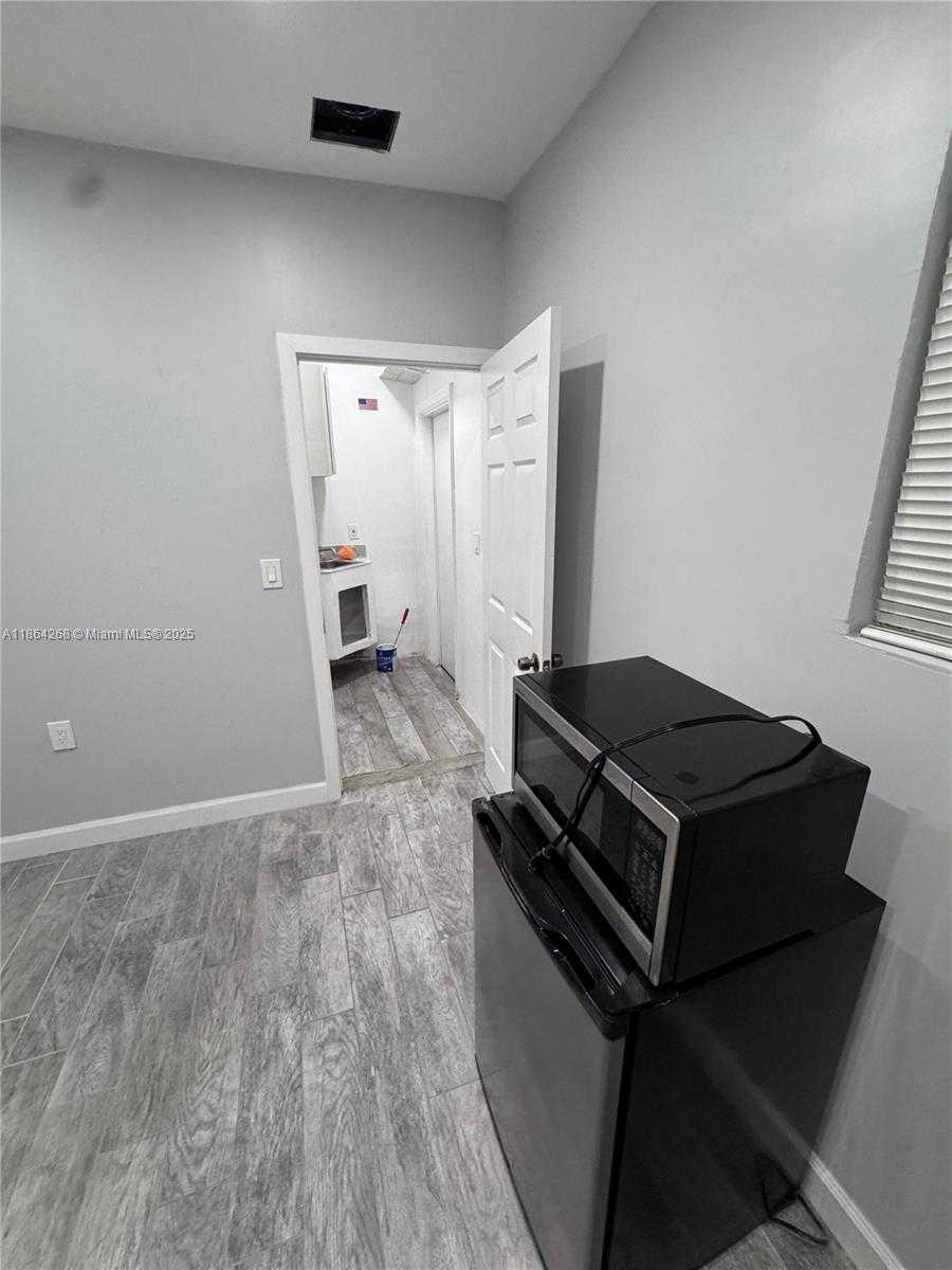 Small Image of 6727 SHERIDAN ST, Hollywood Number 19